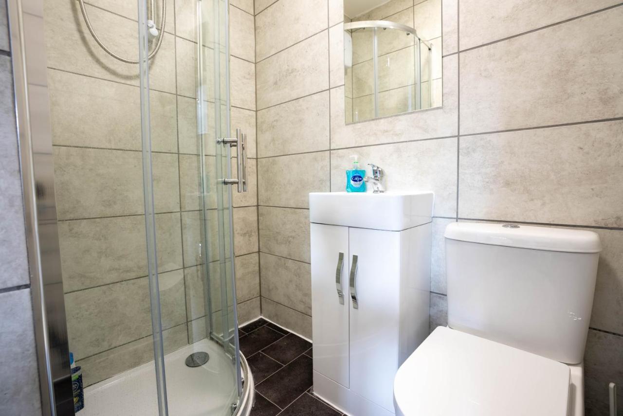 No 01 Small Studio Flat In Aylesbury Town Station المظهر الخارجي الصورة